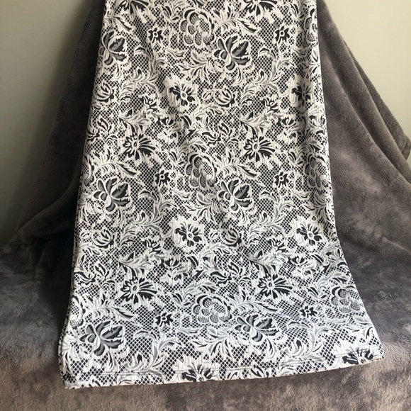 𝅺SOUL Harmony Energy SHE Black white floral‎ abstract design pencil skirt  LG - Picture 3 of 12